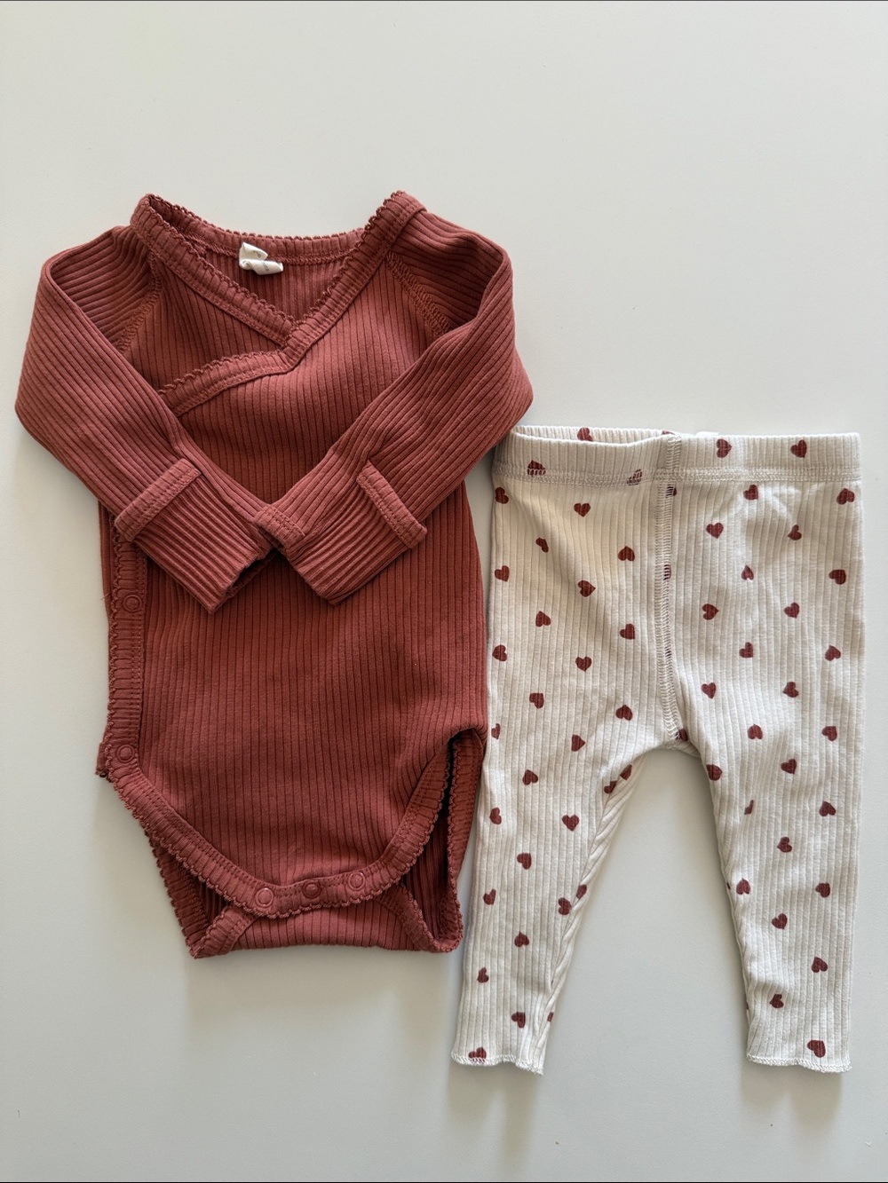 Quincy Mae Heart Print Leggings Set